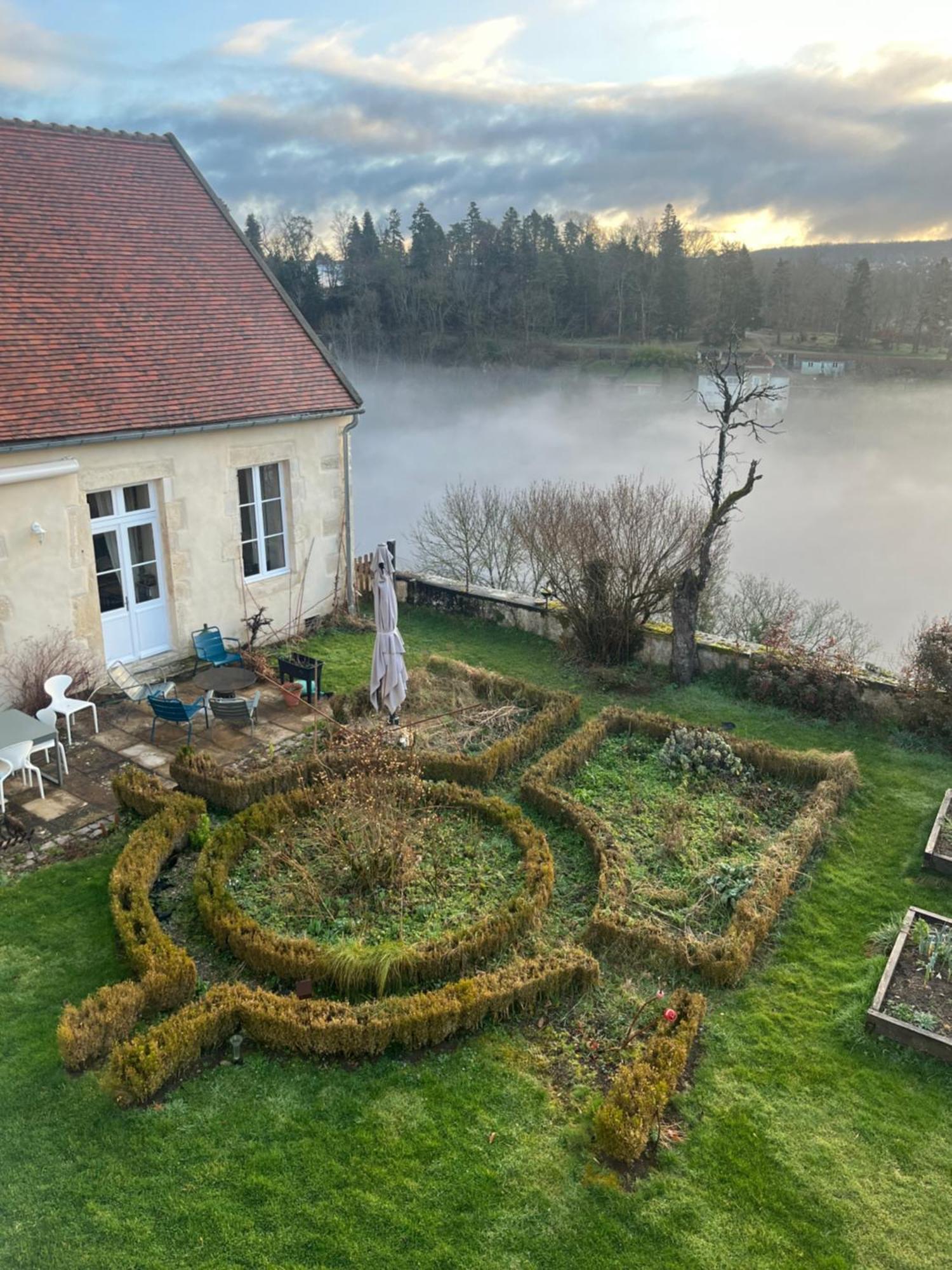 Maison De Noble Nicolas Avallon Exterior foto